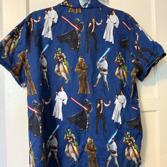 Cakeworthy Star Wars print buttondown shirt - Picture 2 of 2